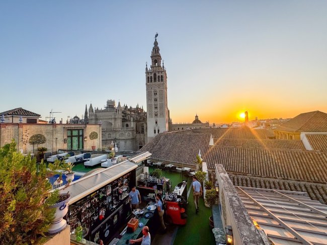 Terrasse de l'hôtel Doña María (1/4)