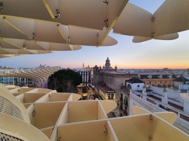 De Metropol parasol (2/3)
